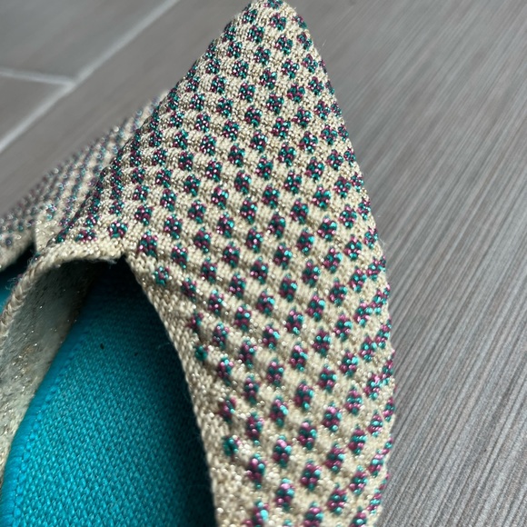 Rare Gold metallic Rothy’s- Size 6.5 - Picture 3 of 5